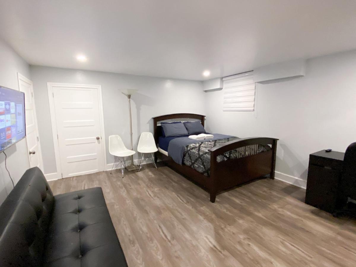 Newly Renovated Studio, Separate Entrance Montreal Bagian luar foto